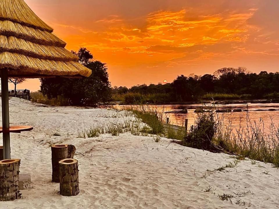 White Sands Lodge Divundu Экстерьер фото